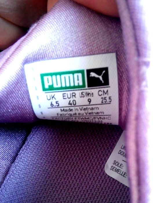 Кросівки жіночі Puma.