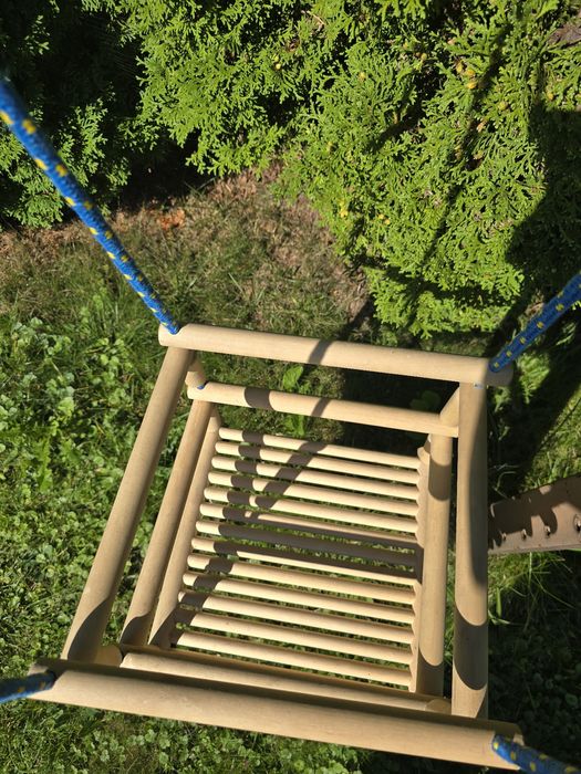 Huśtawka dziecięca drewniana jak nowa