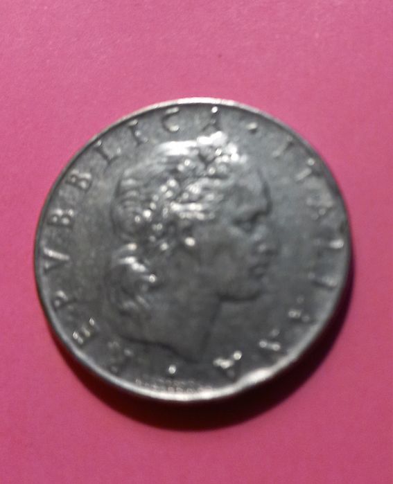 Unikalna vintage włoska moneta 50 lirów z 1967 roku