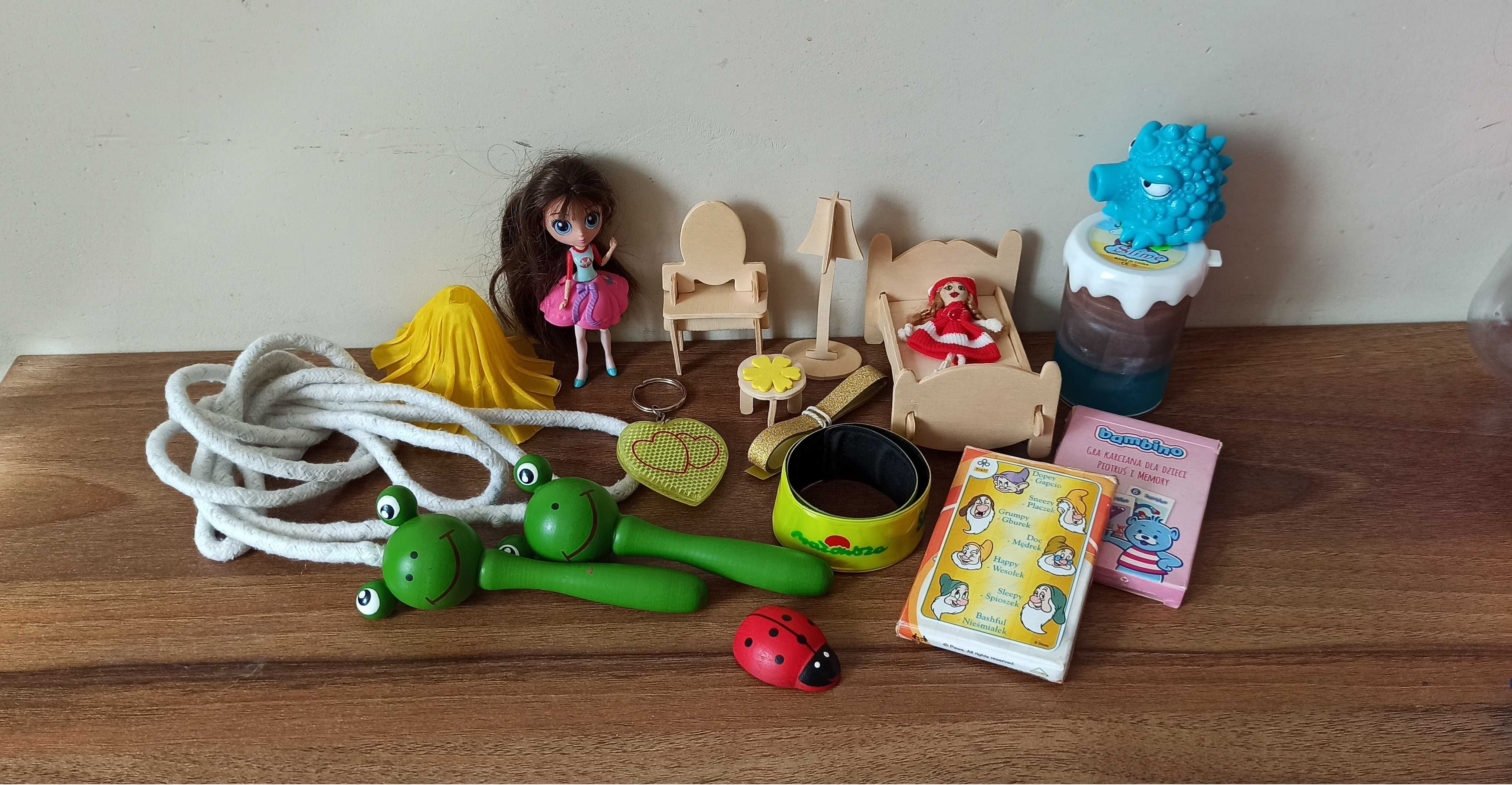 zabawki dla dziewczynki zestaw lalka + mebelki + inne