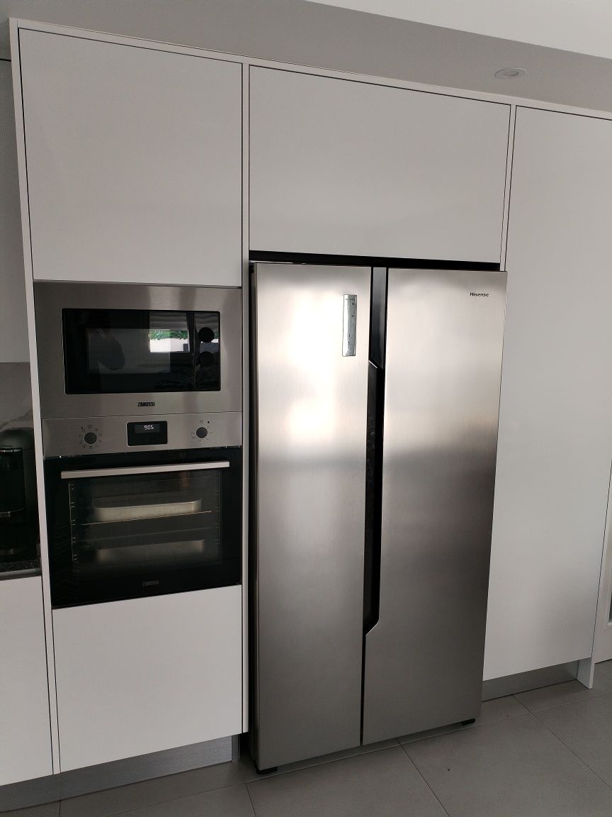 Carpintaria T.T Fábrica de cozinhas e Roupeiros por Medida de Excelênc