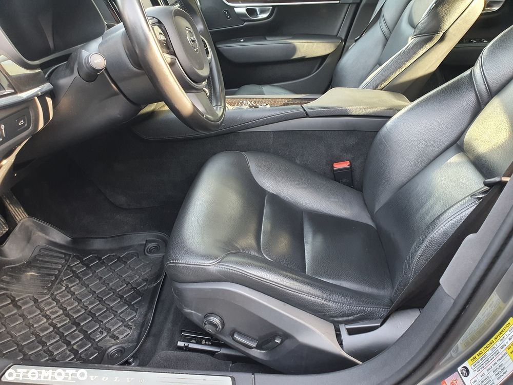 Volvo S90 sedan limuzyna T6 AWD