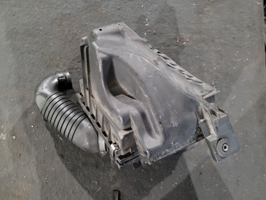 Obudowa filtra powietrza przepływomierz Volkswagen Passat b5 1.9 tdi