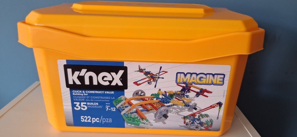 Brinquedo de montar K'nex