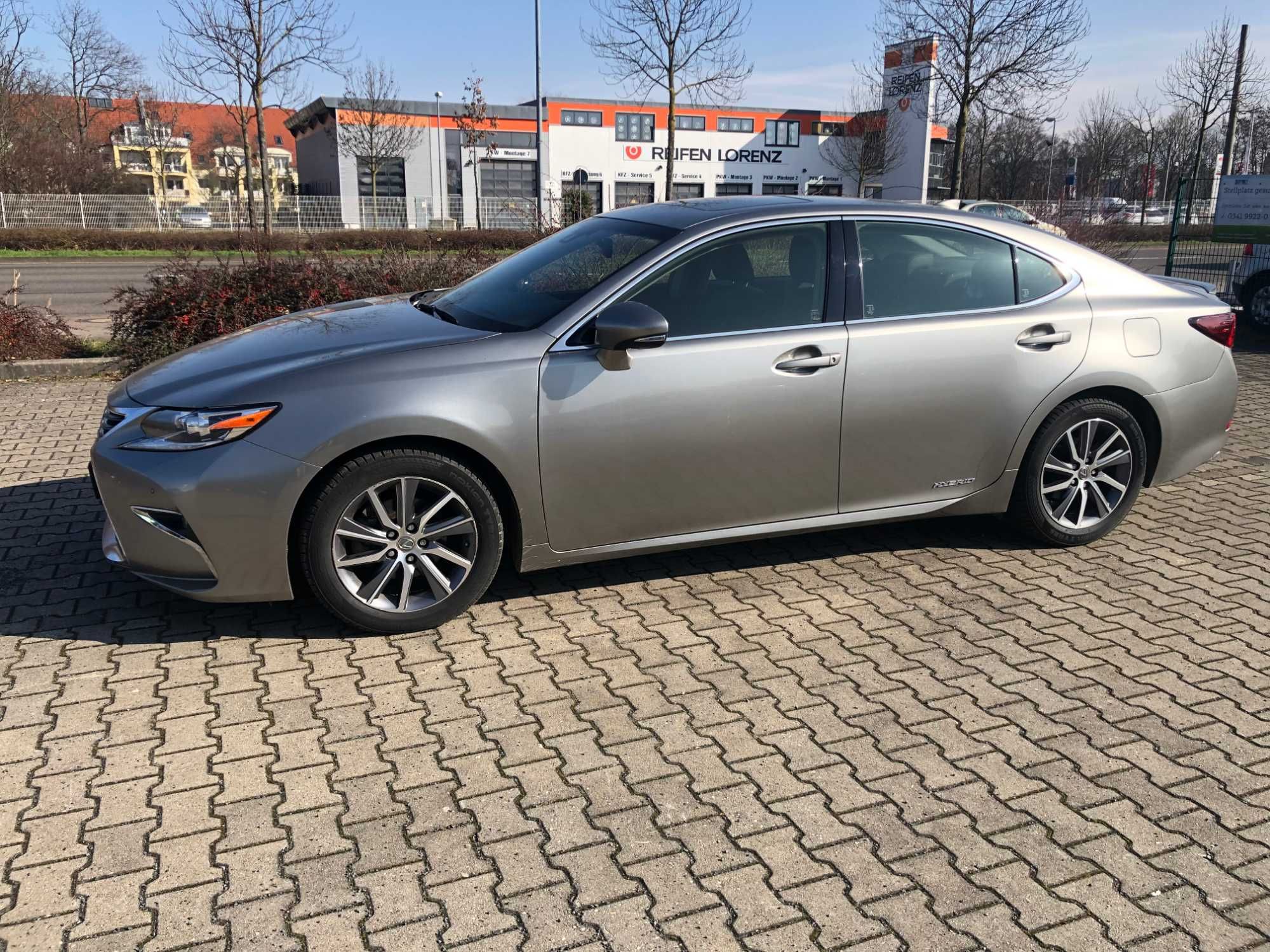 Lexus ES 300h 2018 р/в. Територіально авто знаходиться в Німеччині