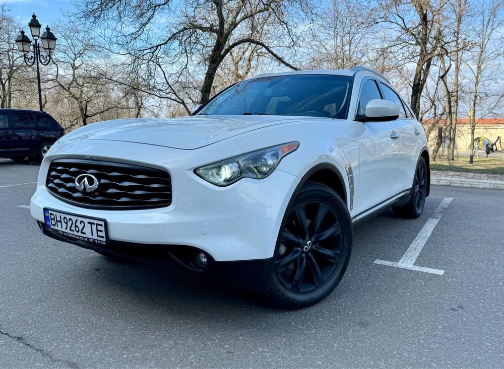 Продам Infiniti FX35