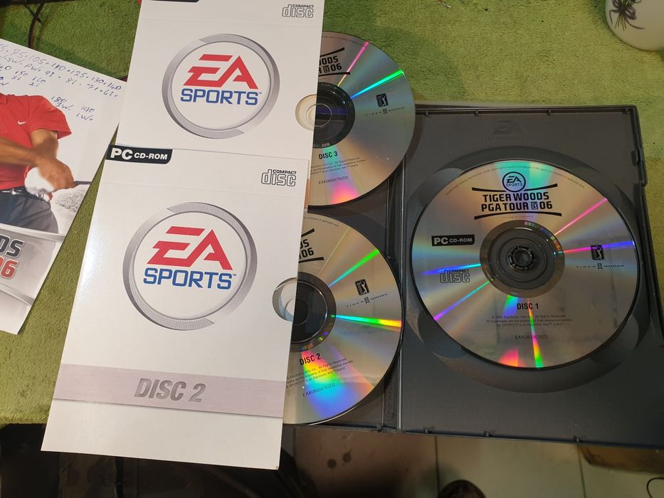 3 gry na PC prawie nowe.