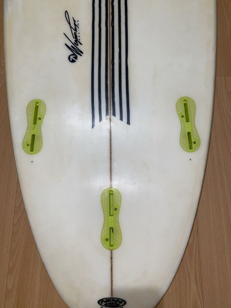 Prancha de Surf OHP EPOXY modelo Water Drop 5’6 25,8 litros