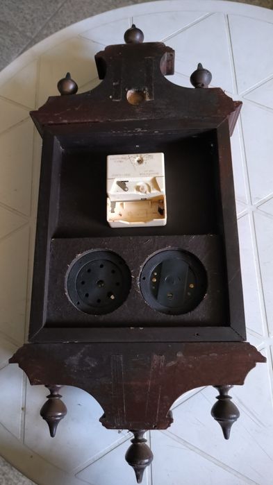 Relógio antigo com 3 visores