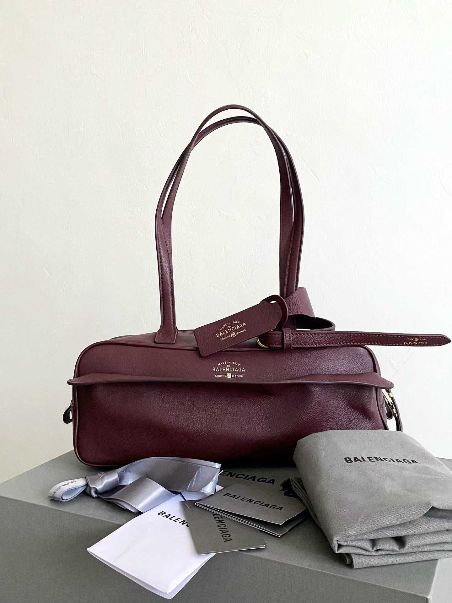 Сумка Balenciaga Carrie Bag Small Dark Burgundy сумка баленсиага керри