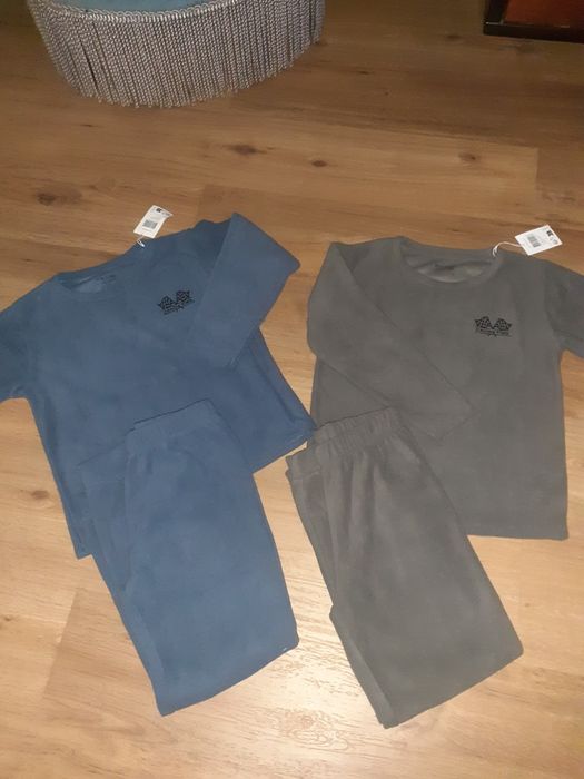 Novo! Lote de 2 pijamas polares. MO. Tamanho 7-8anos