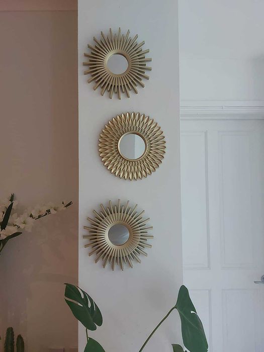 Dekoracja zestaw 3 luster w złotych ramkach do domu na ścianę