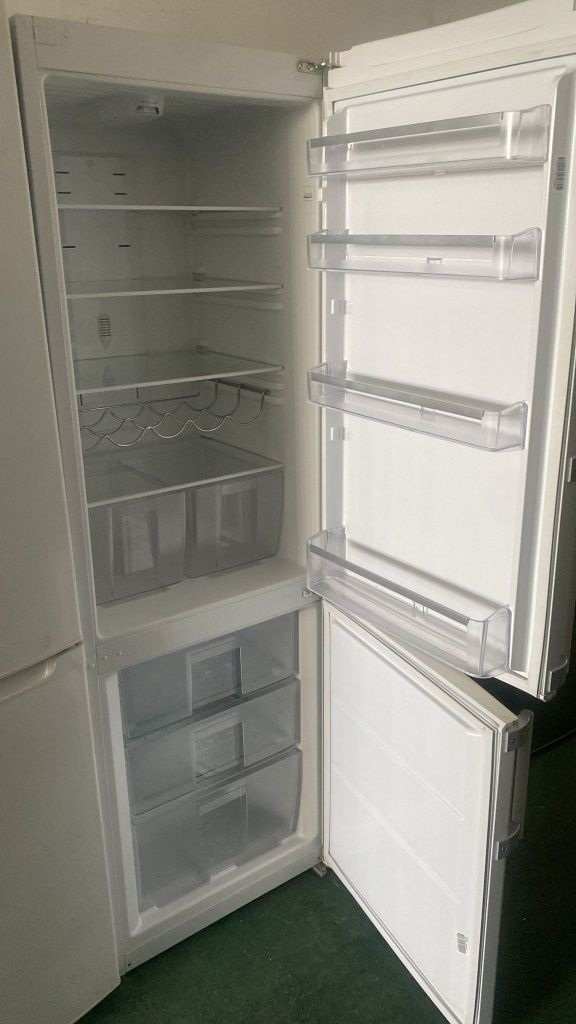 Frigorífico semi-novo com garantia