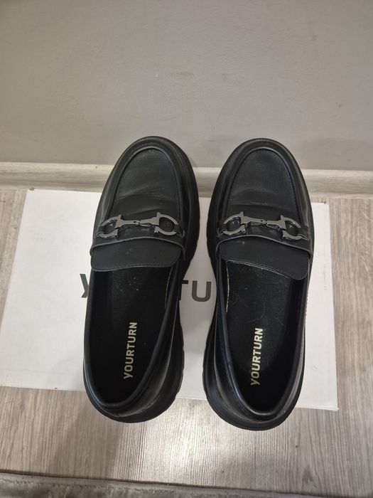 Loafersy czarne r 40