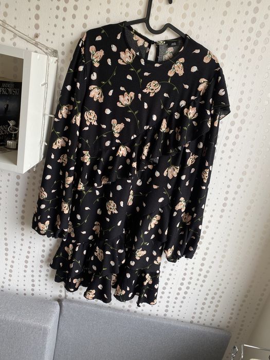 Sukienka zwiewna letnia River island, kwiaty falbanki roz. XL