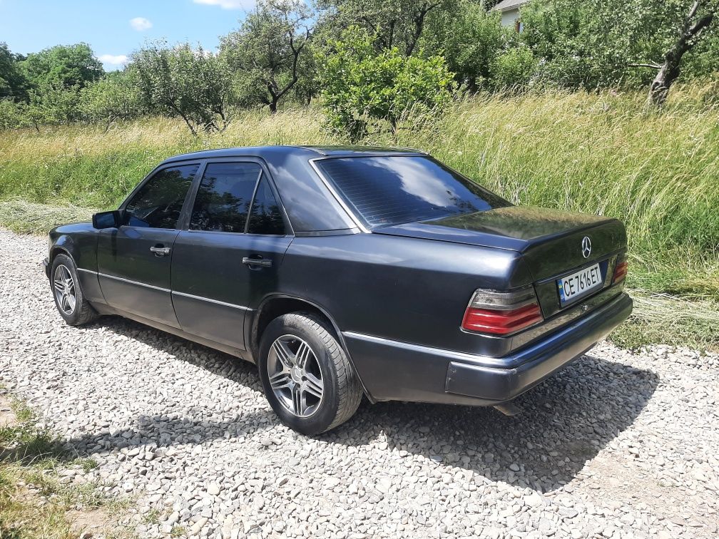 Мерседес 124 2.0 газ/бенз