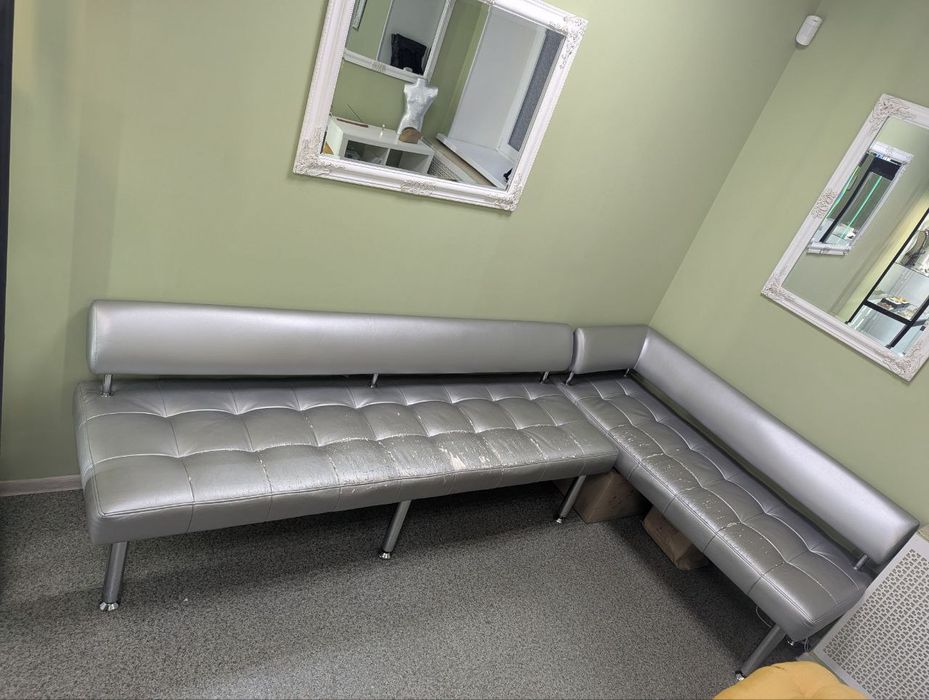 Кутовий офісний диван під перетяжку