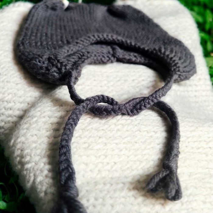 Ręcznie wykonana czapka królik z wełny merynosa - miękka, nie gryzie