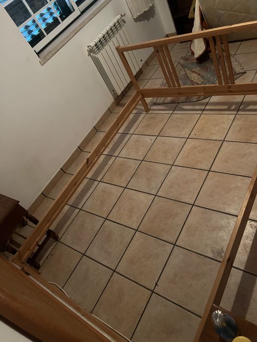 Cama de Madeira + Estrado