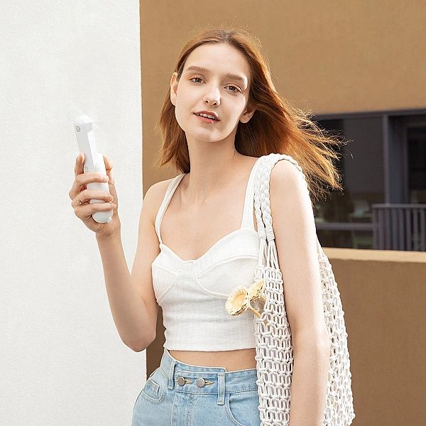 Mini wentylator Jisulife Handheld Fan Life8 przenośny wiatraczek USB z