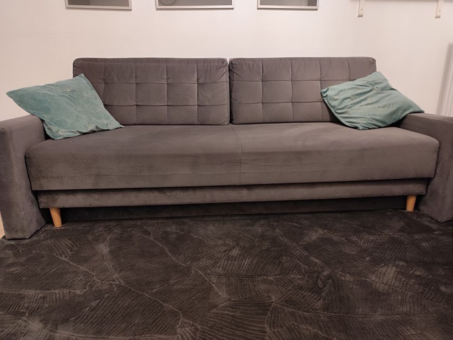 Kanapa z funkcją spania i pojemnikiem na pościel