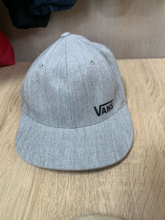Нова кепка vans.