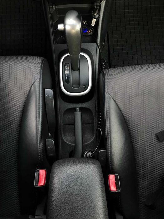 Продам Nissan Tiida 1.6/єдиний власник/повна історія обслуговування