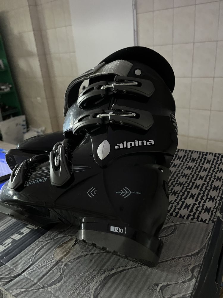 Продам гірськолижні черевики Alpina розмір 40