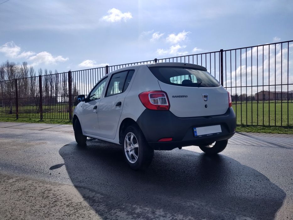 Dacia Sandero 2013 • 1.2 бензин