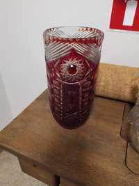 Kryształowy wazon - rubinowy.