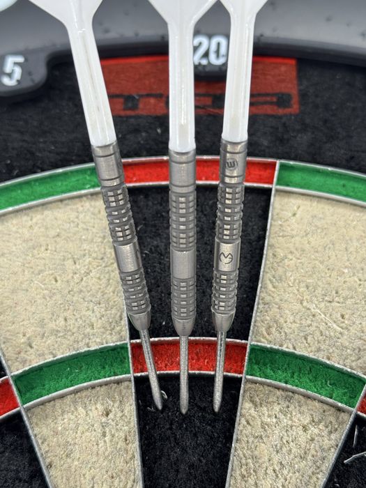 Lotki steel Winmau Michael Van Gerwen MVG absolute 22g
