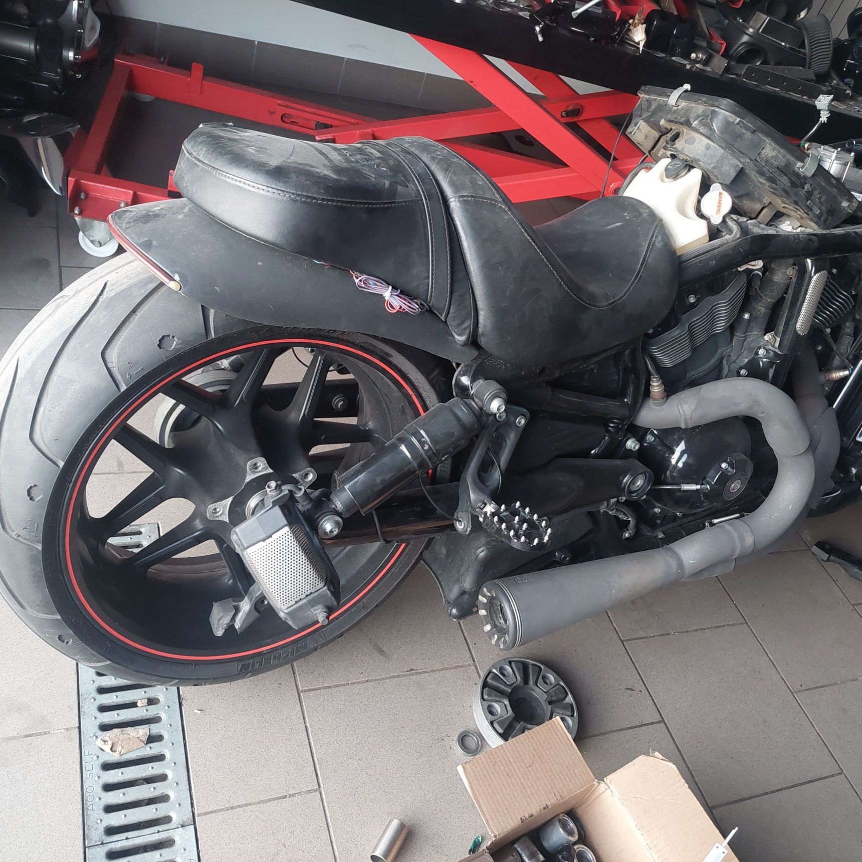 Harley-Davidson  v-rod silnik oparcie kola blacharak  na czesci vrscdx