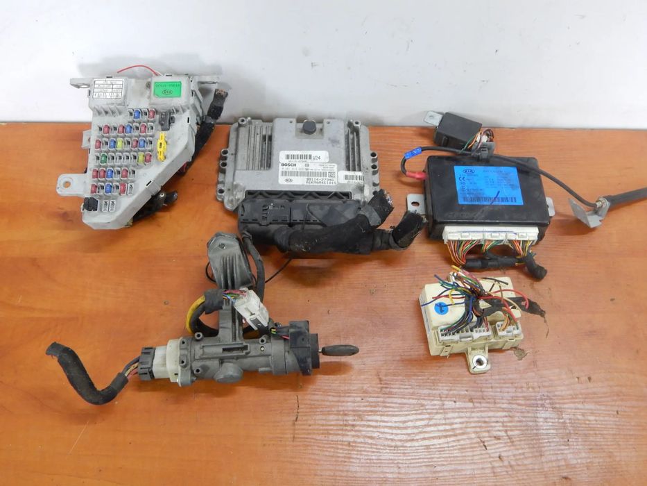 zestaw startowy sterownik stacyjka 2.0 crdi Kia Sportage II 05-10 carens ceed Łuków części