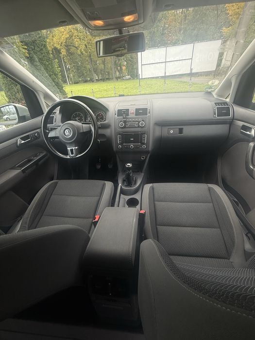 VW Touran 7-osobowy