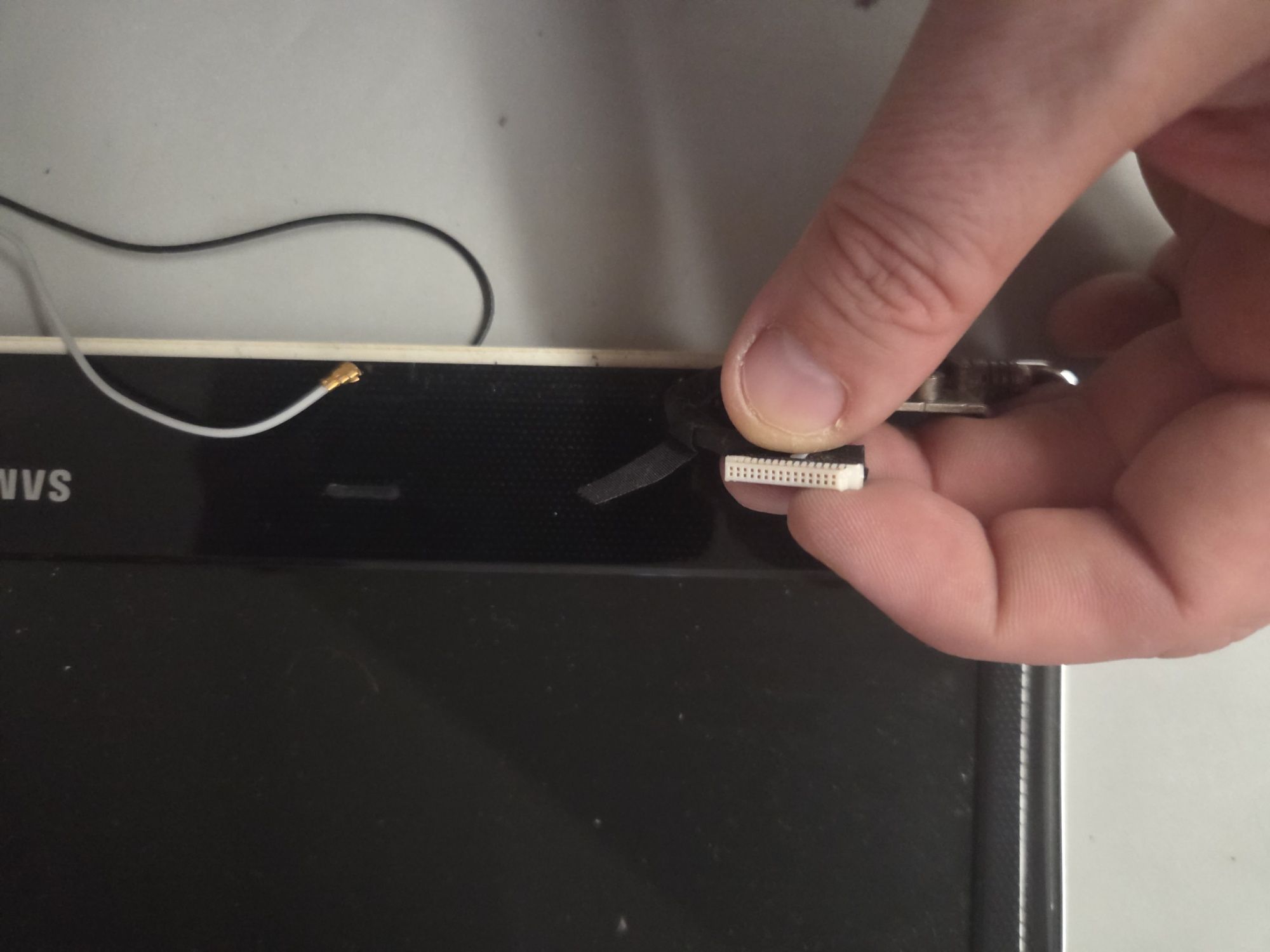 Sprzedam klapę matrycy do laptopa Samsung NP SF510