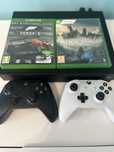 Xbox one X w zestawie z dwoma padami + gry