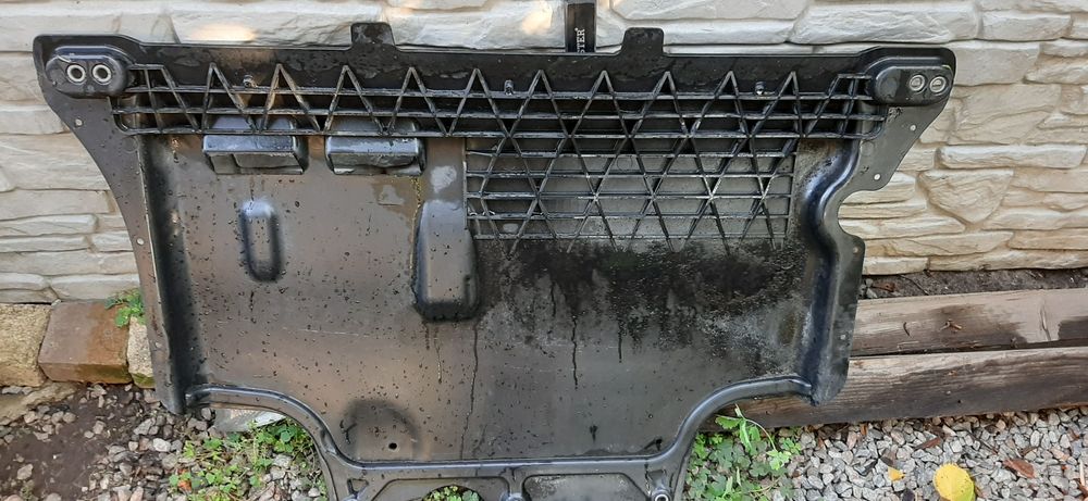 Защита двигателя Audi Skoda VAG 5QF825902 5QF825901