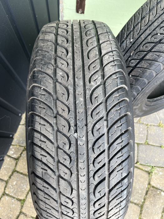 2x opona 215/70R16