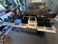 23 laptopy Apple MacBook na części. Pare sztuk sie uruchamia.