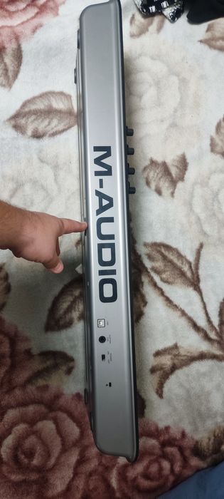 Продам midi клавиатуру M-AUDIO Oxigen49