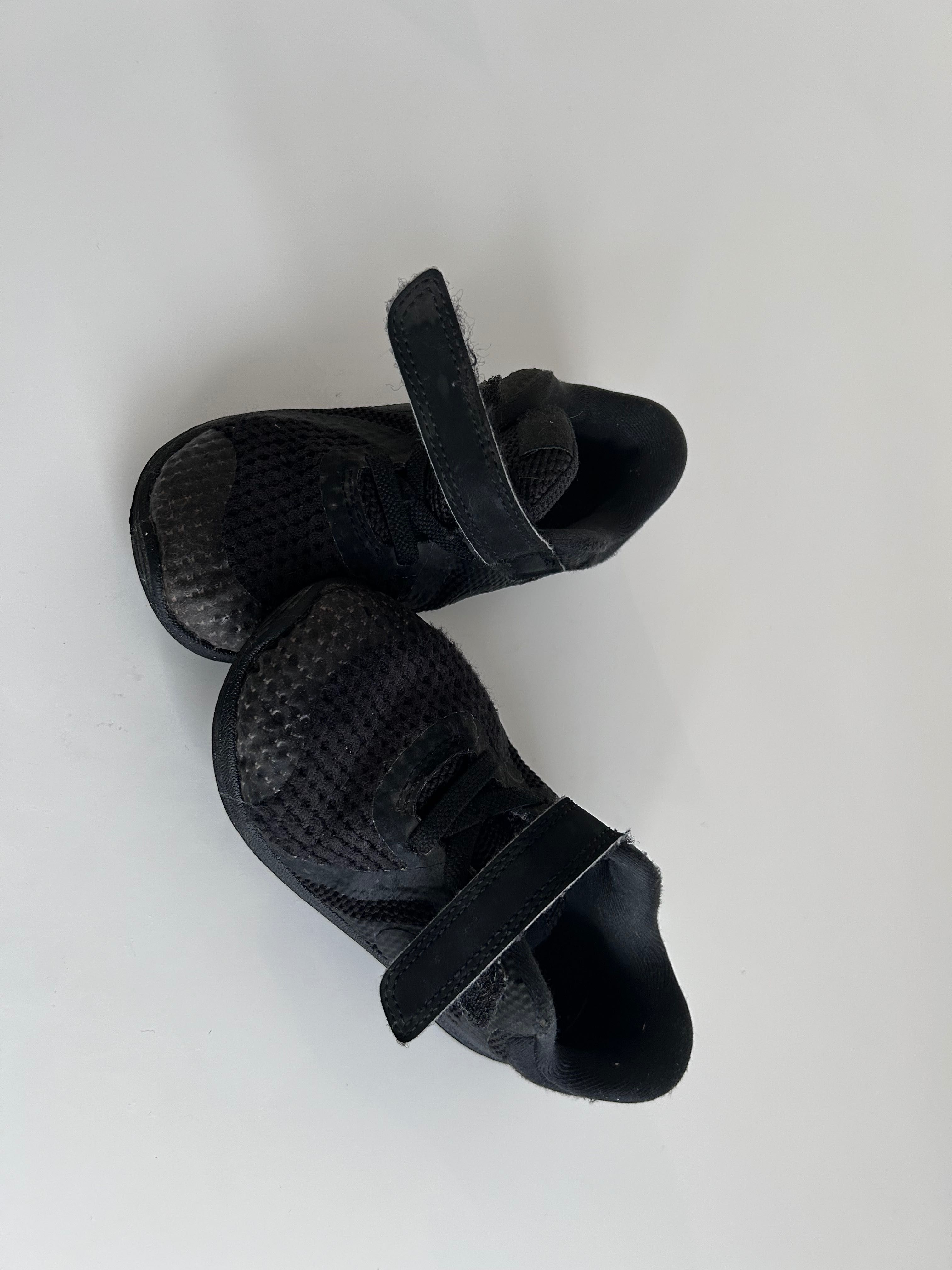 Nike кросівки хлопчик 25 розмір (14см)