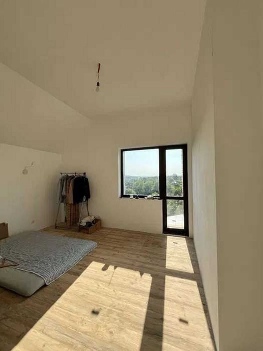 Від власника чудовий будинок. Музичі