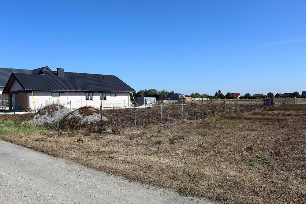 Sprzedam dzialke połozona w Łapiguzie k.Zamościa o pow.11 arow