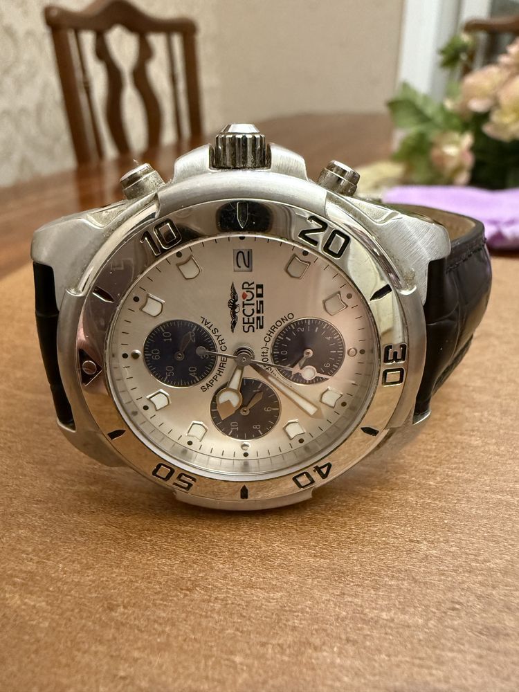 Sector 250 watch