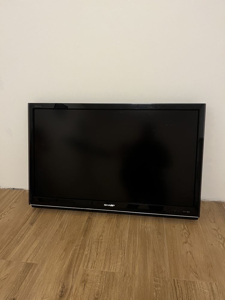 Telewizor LCD SHARP lc-42xl2e 42’ 42cale płaski z uchywtem na ścianę