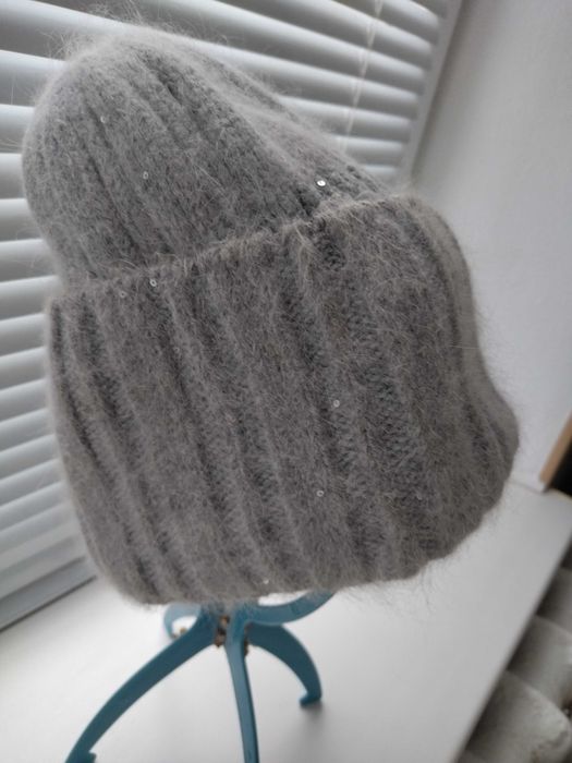 Шапка жіноча тепла