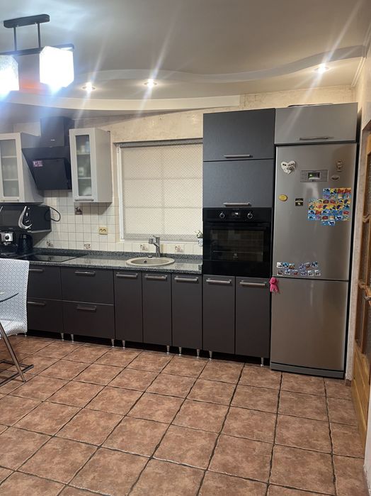 Житловий будинок з мансардою