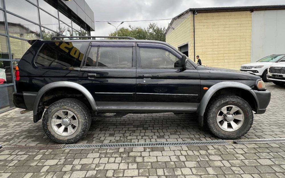 Mitsubishi Pajero Sport 2004