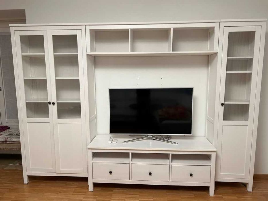 Witryna IKEA HEMNES-kredens-drewno-regal-LEKSVIK-polki