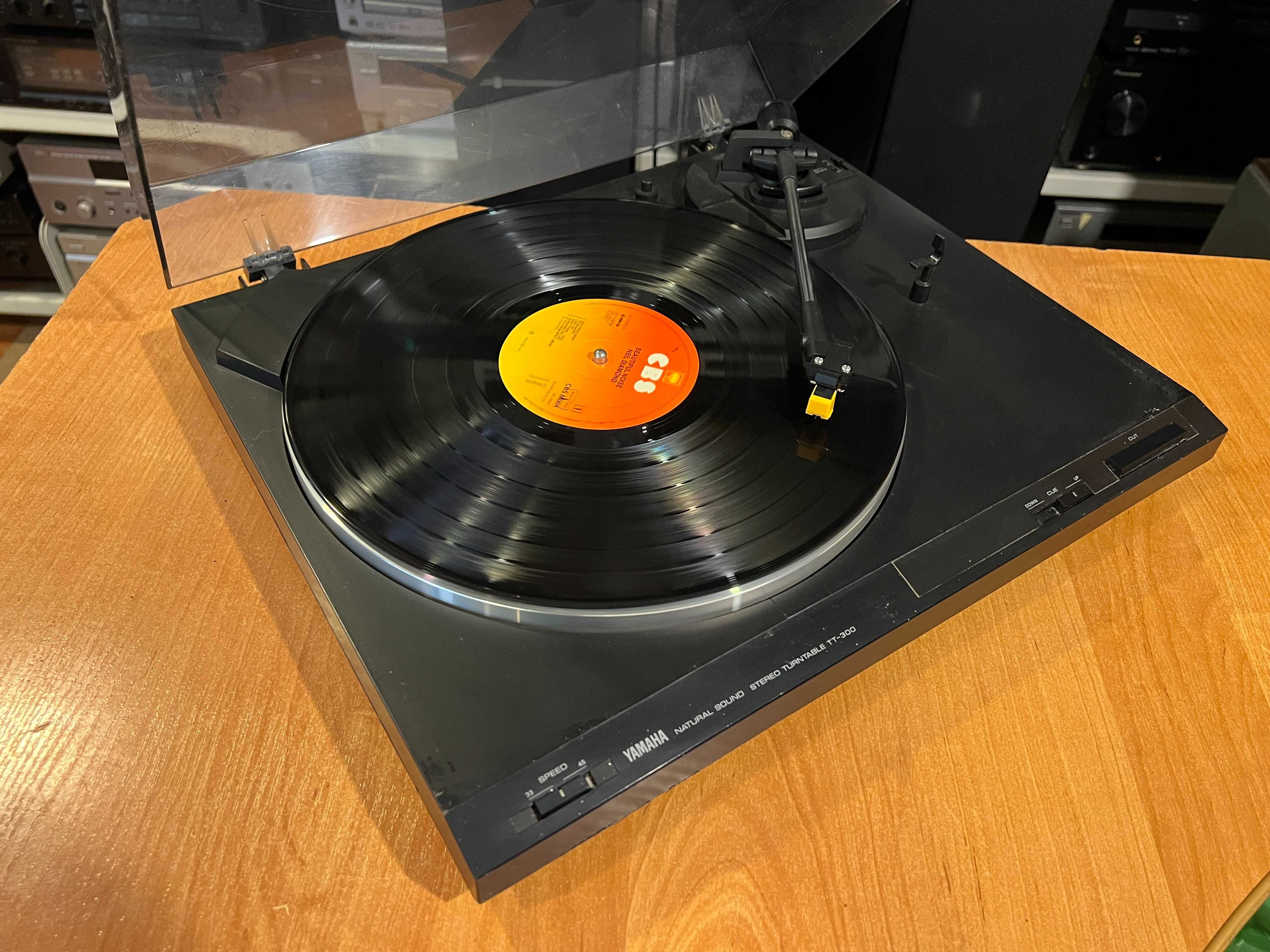 Gramofon Yamaha TT-300 Audio Room
